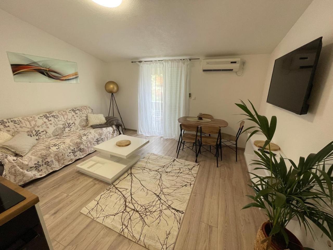 Apartman Suzana Sindija بيبينيا المظهر الخارجي الصورة